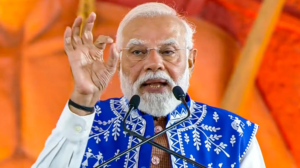 காசி - தமிழ்ச் சங்கமத்தில் பங்கேற்று தமிழ் கற்றுக் கொள்வீா்:
பிரதமா் மோடி வேண்டுகோள்!