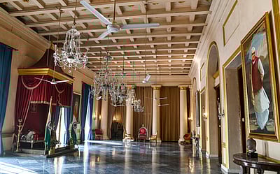 மேற்கு வங்க ஆளுநா் மாளிகையில் ஆயுதம் விநியோகிப்பதாக குற்றச்சாட்டு: திரிணமூல் எம்.பி. மீது சட்ட நடவடிக்கை எடுக்க ஆலோசனை!