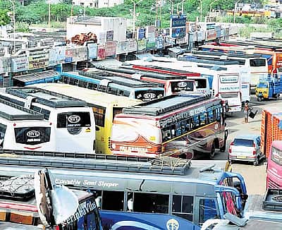 பத்தாவது நாளை எட்டியது
ஆம்னி பேருந்து சேவை நிறுத்தம்!
இன்று முடிவு எட்டப்பட வாய்ப்பு?