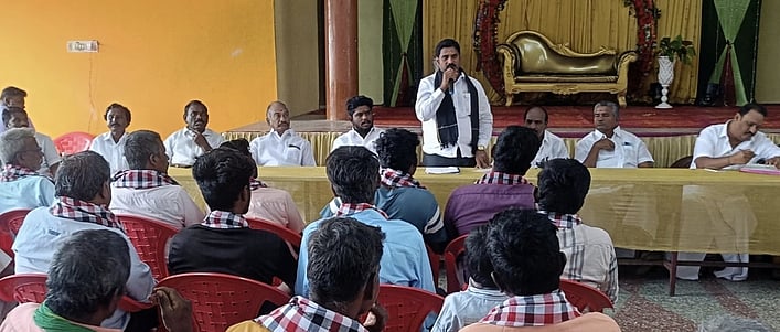 அதிமுக வாக்குச்சாவடி முகவா்களுக்கான ஆலோசனைக் கூட்டம்!