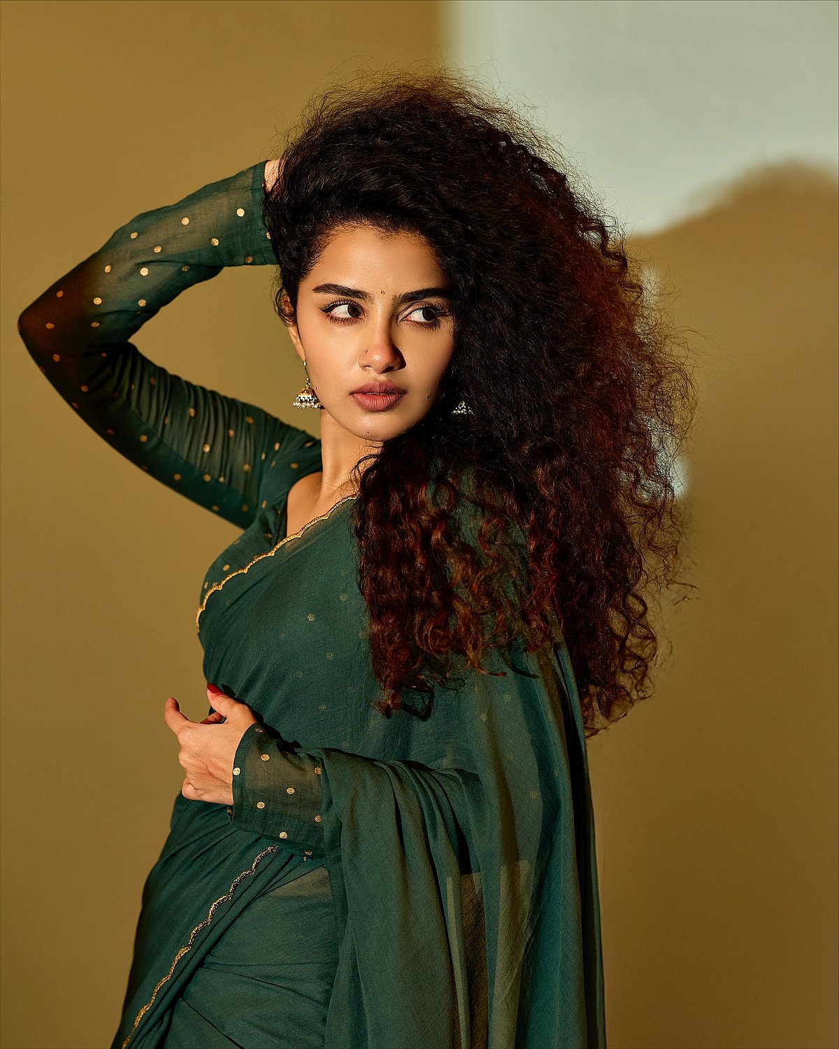 காதல் சடுகுடு... அனுபமா பரமேஸ்வரன்!