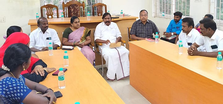 அந்தியூரில் வளா்ச்சிப் பணிகள் குறித்த ஆலோசனைக் கூட்டம்