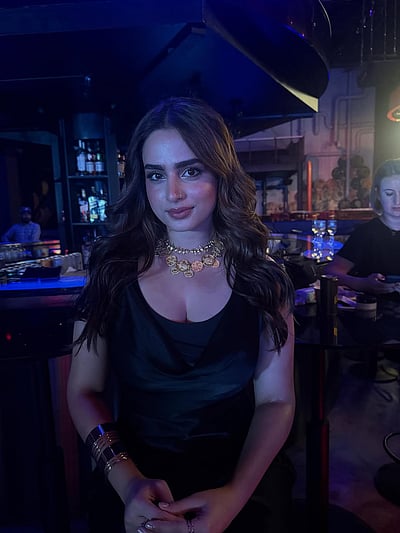 திரைக்குப் பின்னே... ஆயிஷா கான்! 