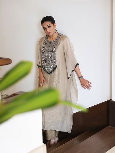 நினைவோ ஒரு பறவை... பிரியா மணி!