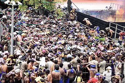 சபரிமலையில் கட்டுக்கடங்காத கூட்டம்! தேசிய பேரிடர் மீட்புக் குழு விரைவு!