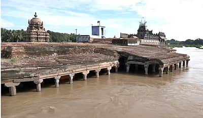 குறுக்குத்துறை முருகன் கோயிலை மூழ்கடித்த வெள்ளம்!