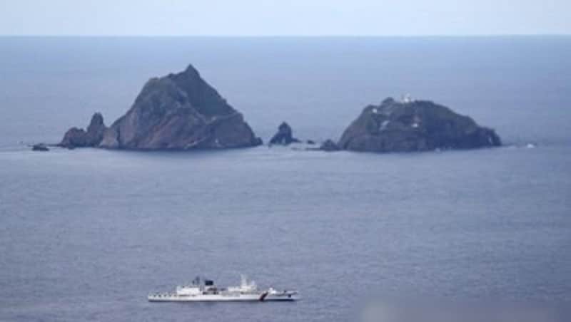 30 passengers evacuate after cruise ship runs aground on reef in Fiji