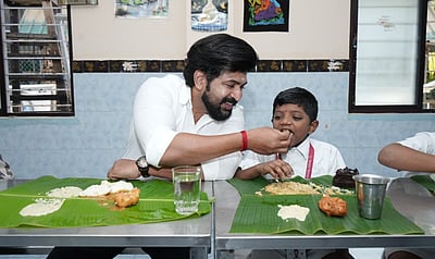 ஆதரவற்ற குழந்தைகளுடன் பிறந்த நாளைக் கொண்டாடிய நடிகர் அருண் விஜய்!