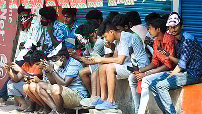 தேனும் நஞ்சாகும்! 