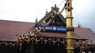 பங்குனி உத்திர திருவிழா: சபரிமலை ஐயப்பன் கோயிலில் கொடியேற்றம்!