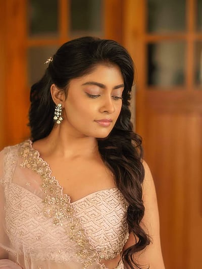 அபிராமியும் 5 அழகான புகைப்படங்களும்! 