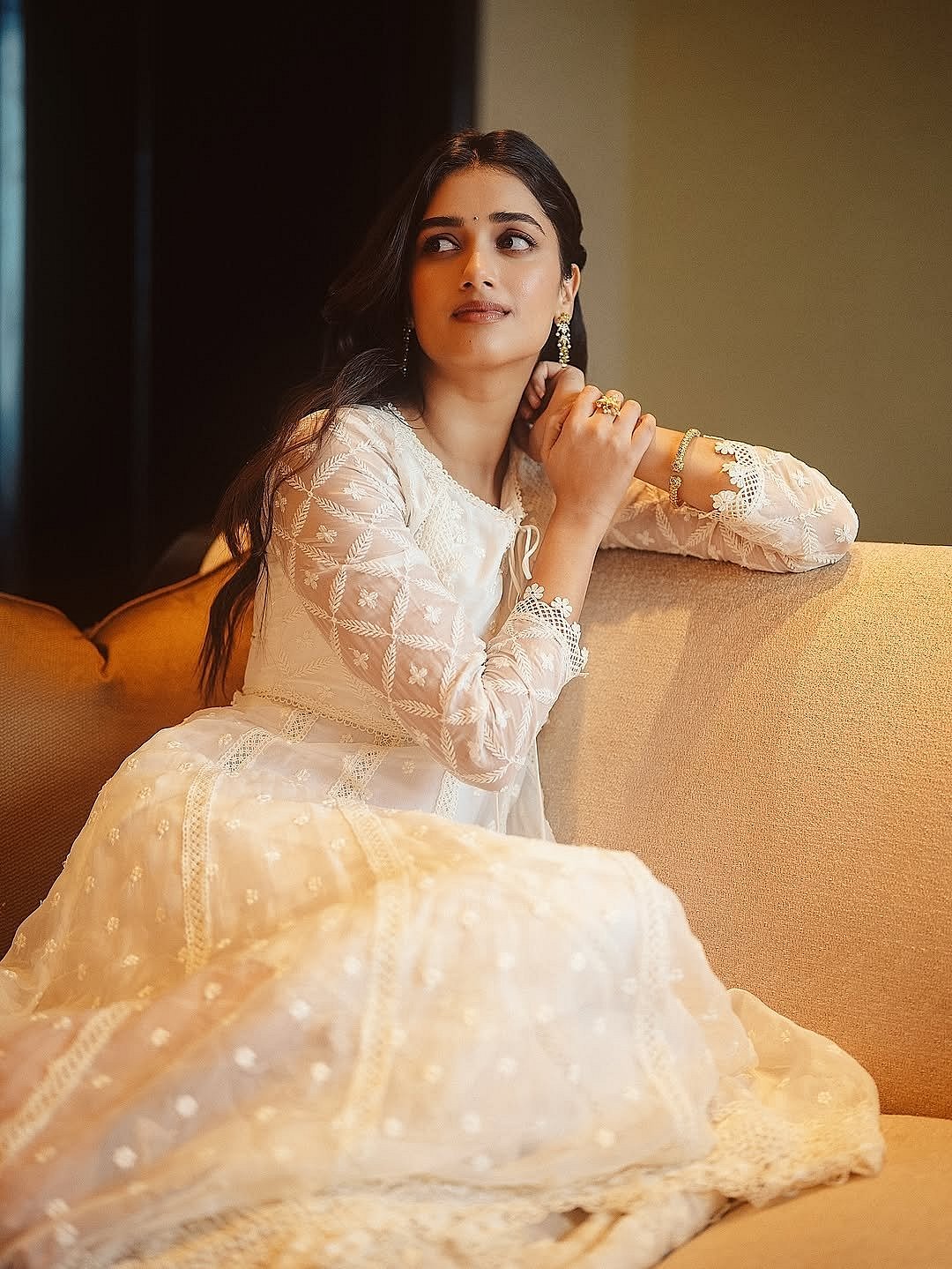 அழகுச் சங்கமம்... பாக்யஸ்ரீ போர்ஸ்!