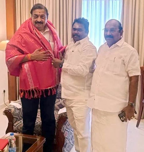 புதுச்சேரி பாஜகவில் இணைந்த அதிமுக முன்னாள் எம்எல்ஏ பாஸ்கா்