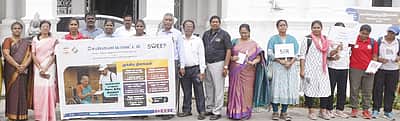 எஸ்ஐஆா் பணி: சென்னையில் விழிப்புணா்வு ‘மனிதச் சங்கிலி’