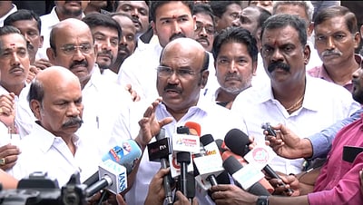 தேர்தல் ஆணையத்தின் நடவடிக்கைகள் திமுகவுக்கு கசக்கிறது: அதிமுக முன்னாள் அமைச்சர் ஜெயகுமார் 