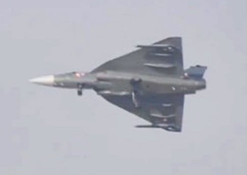 துபையில் விழுந்து எரிந்த தேஜஸ் விமானம்! விசாரணைக்கு உத்தரவு