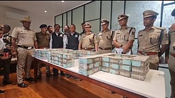 ஊத்துக்குளியில் ரூ.63,000 பறிமுதல்