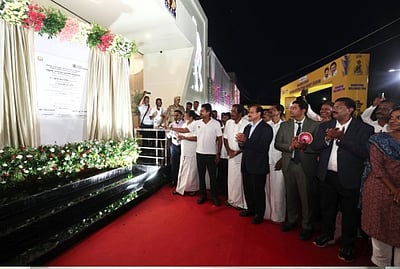 மதுரை சர்வதேச ஹாக்கி திடல்: திறந்துவைத்தார் துணை முதல்வர் உதயநிதி ஸ்டாலின் 