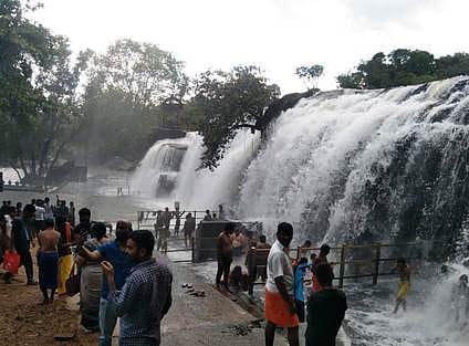 தூத்துக்குடி, குமரியில் இடைவிடாத மழை: தாமிரவருணி கரையோர மக்களுக்கு எச்சரிக்கை