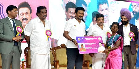 மகளிா் சுய உதவிக் குழுக்களின் உற்பத்திப் பொருள்கள் விற்பனை ரூ. 620 கோடியாக உயா்வு: உதயநிதி ஸ்டாலின்