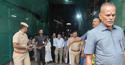 மதுரை மீனாட்சி அம்மன் கோயிலில் இலங்கை முன்னாள் அதிபர் தரிசனம் 