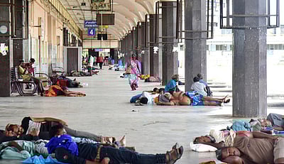 இலவச சத்திரமாக மாறிவரும் கோயம்பேடு பேருந்து நிலையம்...!