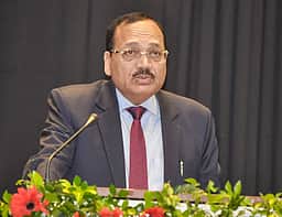 நீதிமன்றங்கள் சேவை மனப்பான்மையுடன் செயல்பட வேண்டும்: உச்சநீதிமன்றத் தலைமை நீதிபதி!