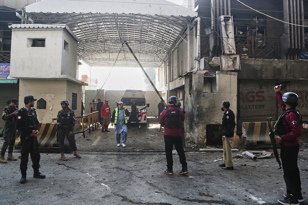 பாகிஸ்தான் துணை ராணுவ தலைமையகத்தில் பயங்கரவாத தாக்குதல்!