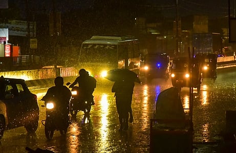 இரவில் சென்னை, 17  மாவட்டங்களில் மழைக்கு வாய்ப்பு!