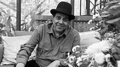 நடிகர் தர்மேந்திரா காலமானார்!