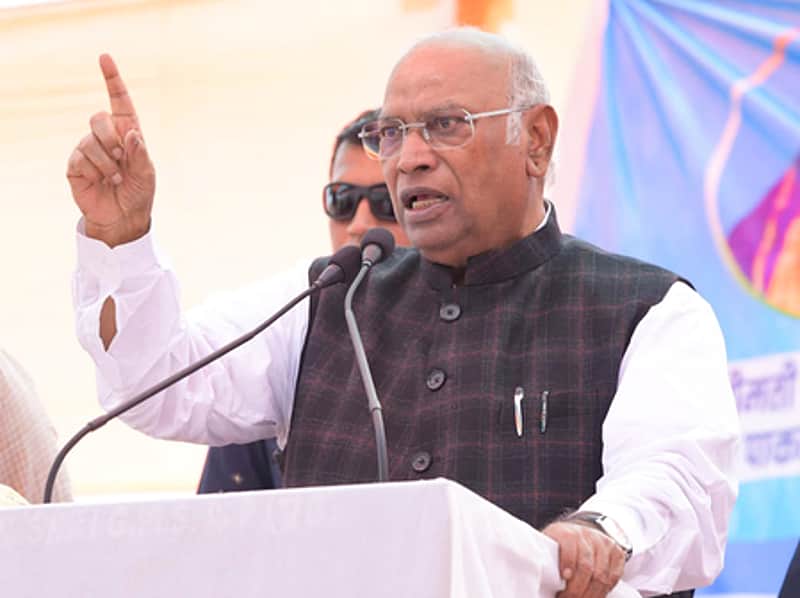 BJP-RSS disrespect Constitution