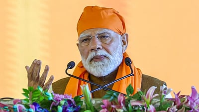 ஜனநாயகத்தின் பிறப்பிடம் இந்தியா: தமிழகத்தைக் குறிப்பிட்டு பிரதமா் மோடி பெருமிதம்