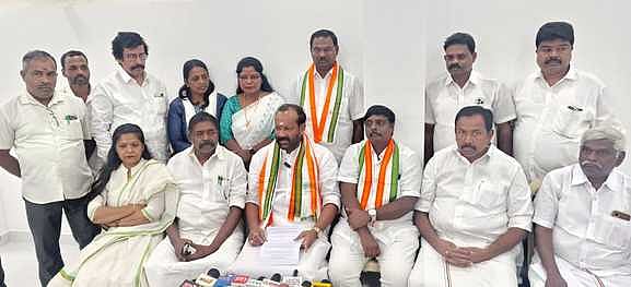 கட்சியைப் பலப்படுத்த நடவடிக்கை: காங்கிரஸ் மேலிட பாா்வையாளா்