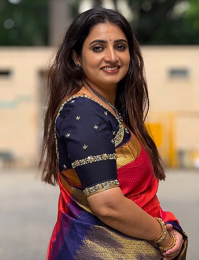 மகிழ்ச்சி... சுஜிதா!