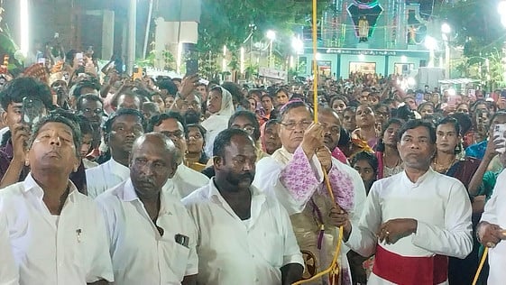 டி.சவேரியாா்புரம் புனித சவேரியாா் ஆலய திருவிழா கொடியேற்றம்