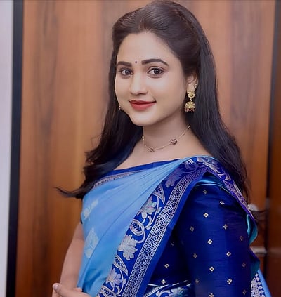 மந்திரப் புன்னகை... கண்மணி!