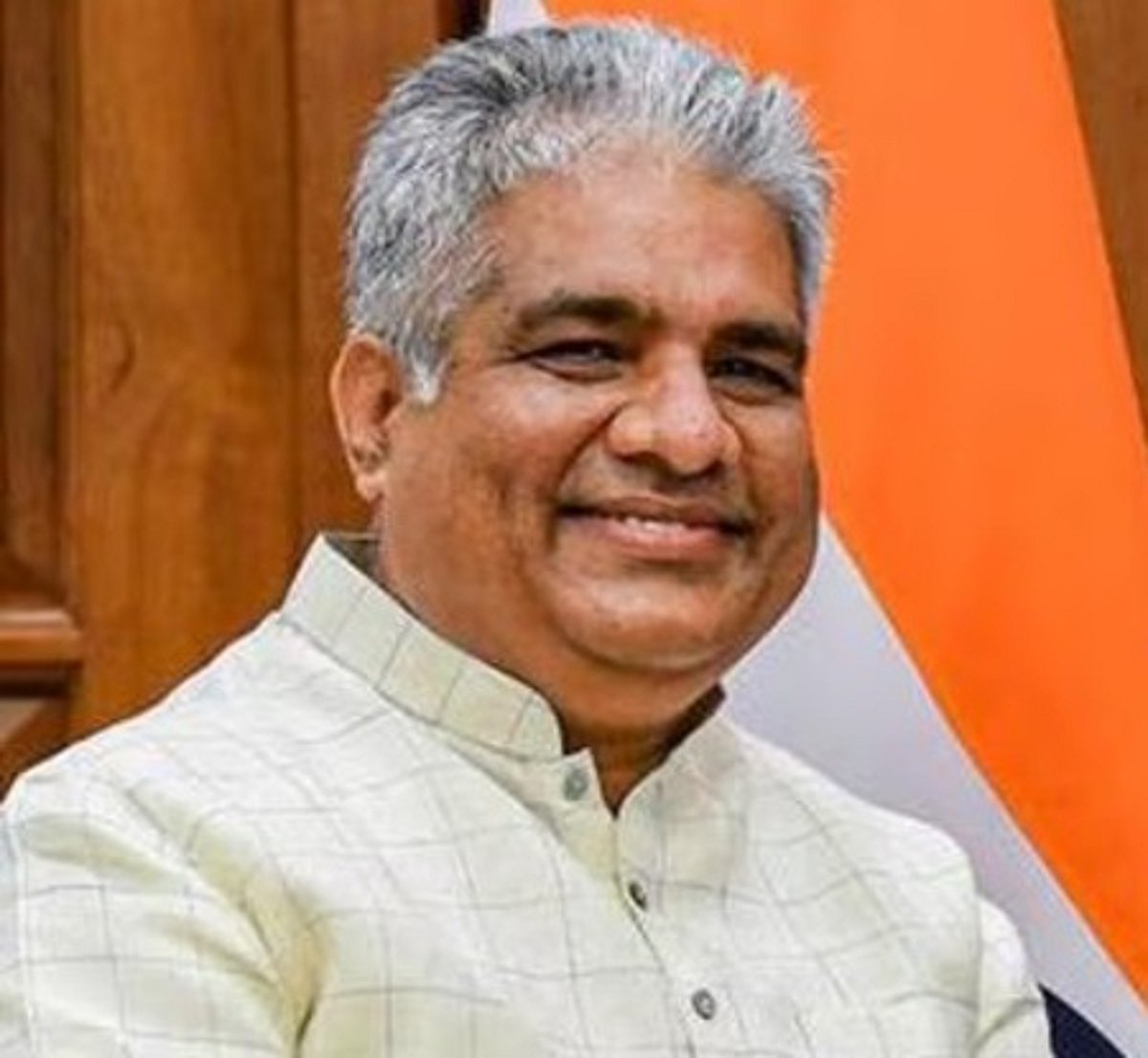 அரசியல் நிா்ணய சபை உறுப்பினா்களுக்கு மத்திய அமைச்சா் பூபேந்தா் யாதவ் மரியாதை