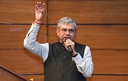 ரயில்வே பட்ஜெட்டில் தமிழகத்திற்கு ரூ.7,611 கோடி ஒதுக்கீடு: ரயில்வே அமைச்சா் அஸ்வினி வைஷ்ணவ் தகவல்