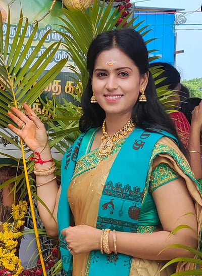 அழகென்ற சொல்லுக்கு... மஹானா சஞ்ஜீவி!