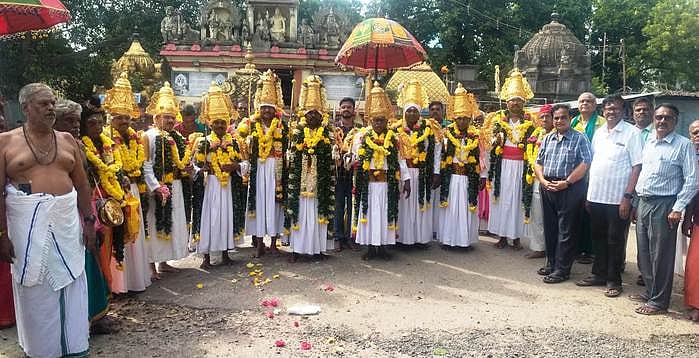 சிதம்பரத்தில் சூரசம்ஹாரம்: நவ வீரா்கள் வீதி உலா