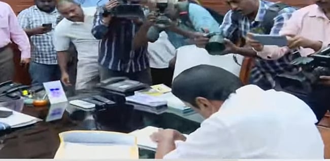 எம்.எல்.ஏ. பதவியை ராஜிநாமா செய்தார் செங்கோட்டையன்!