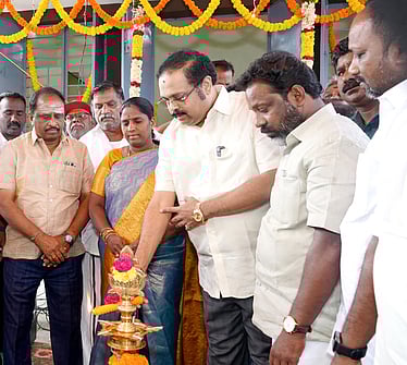 ரூ. 29 லட்சத்தில் அரசுக் கட்டடங்கள்: வேலூா் எம்.பி. கதிா் ஆனந்த் திறந்து வைத்தாா்