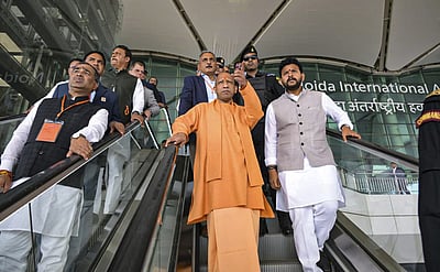 நொய்டா விமான நிலைய பணிகளை விரைவில் முடிக்க உத்தரவு: யோகி ஆதித்யநாத்!