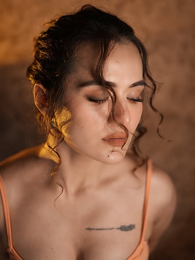 சுவாசங்களுக்கு இடையிலான அமைதி பெருங்கதை... ஆராதனா சர்மா!