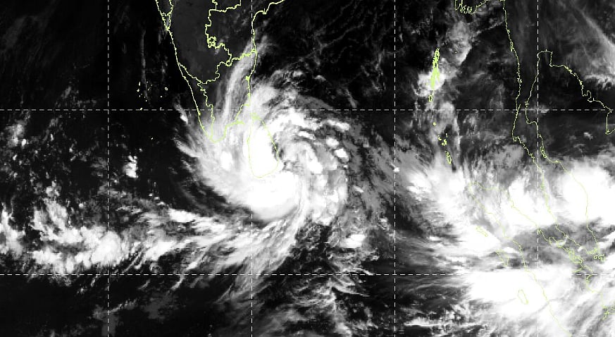 அடுத்த 12 மணிநேரத்தில் புயலாக வலுப்பெறும்! வடதமிழகம் நோக்கி நகரும்! 