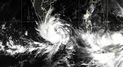 அடுத்த 12 மணிநேரத்தில் புயலாக வலுப்பெறும்! வடதமிழகம் நோக்கி நகரும்! 