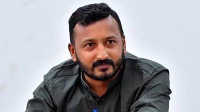 கேரள முதல்வரை சந்தித்து முறையிட்ட பெண்: காங்கிரஸ் எம்எல்ஏ மீது பாலியல் வன்கொடுமை வழக்குப் பதிவு!