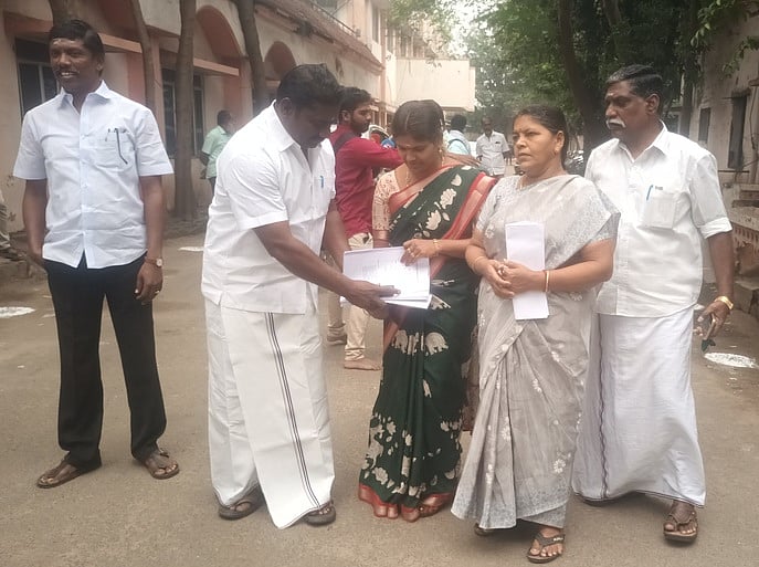 கும்பகோணம் மாநகராட்சி கூட்டம்: அதிமுக, மதிமுகவினா் வெளிநடப்பு