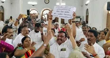 மெட்ரோ ரயில் திட்ட விவகாரம்: 
மாநகராட்சிக் கூட்டத்தில் திமுக, அதிமுக உறுப்பினா்கள் வாக்குவாதம்!