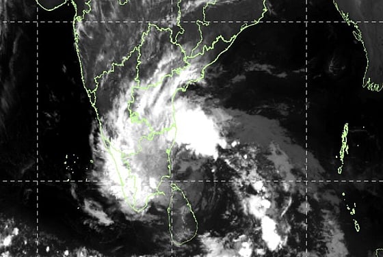 வேதாரண்யத்திலிருந்து 110 கி.மீ. தொலைவில் டிட்வா புயல்! நாளை மாலை கரையைக் கடக்கும்!